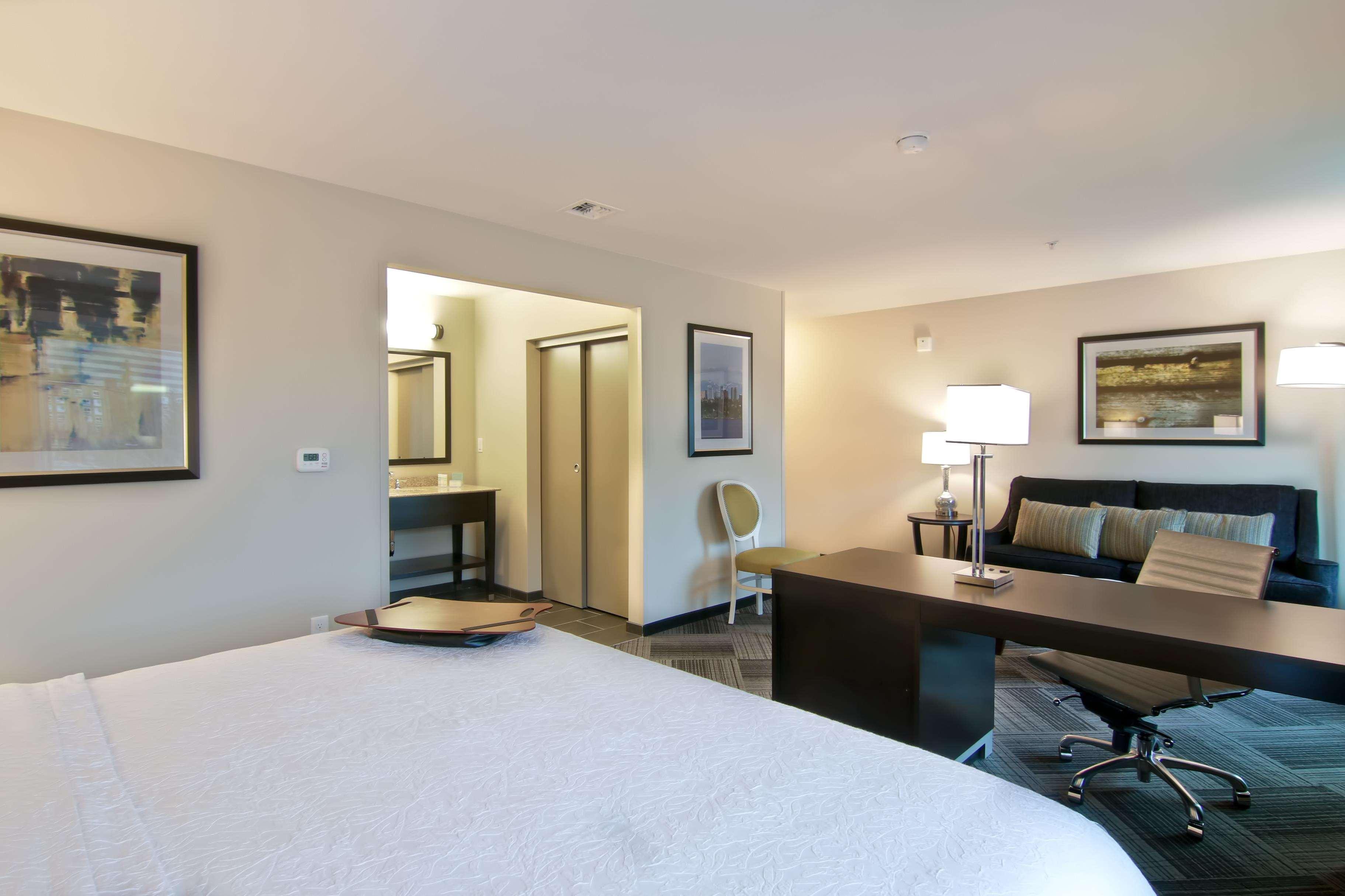 Hampton Inn & Suites Bellevue Downtown/Seattle Esterno foto