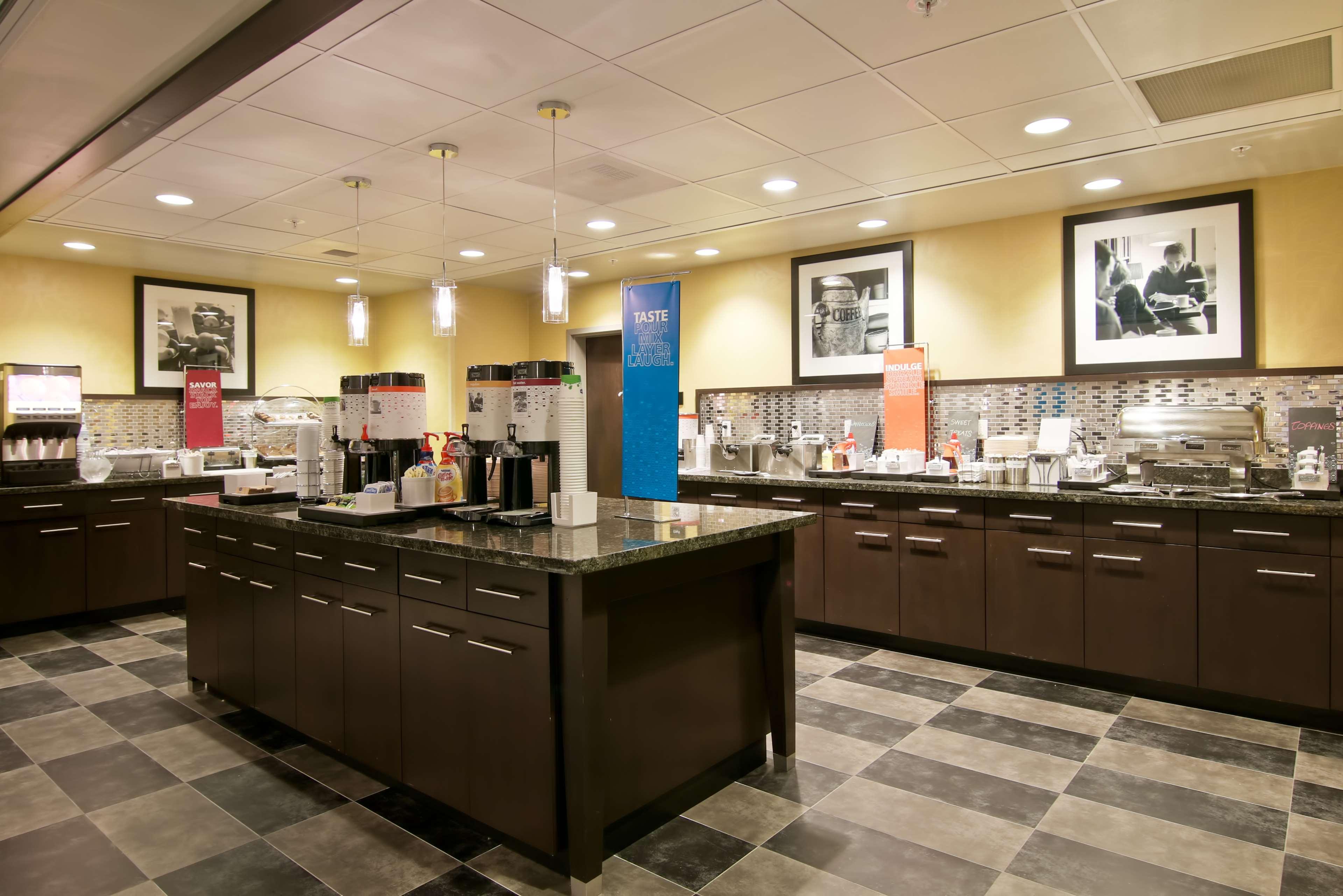 Hampton Inn & Suites Bellevue Downtown/Seattle Esterno foto