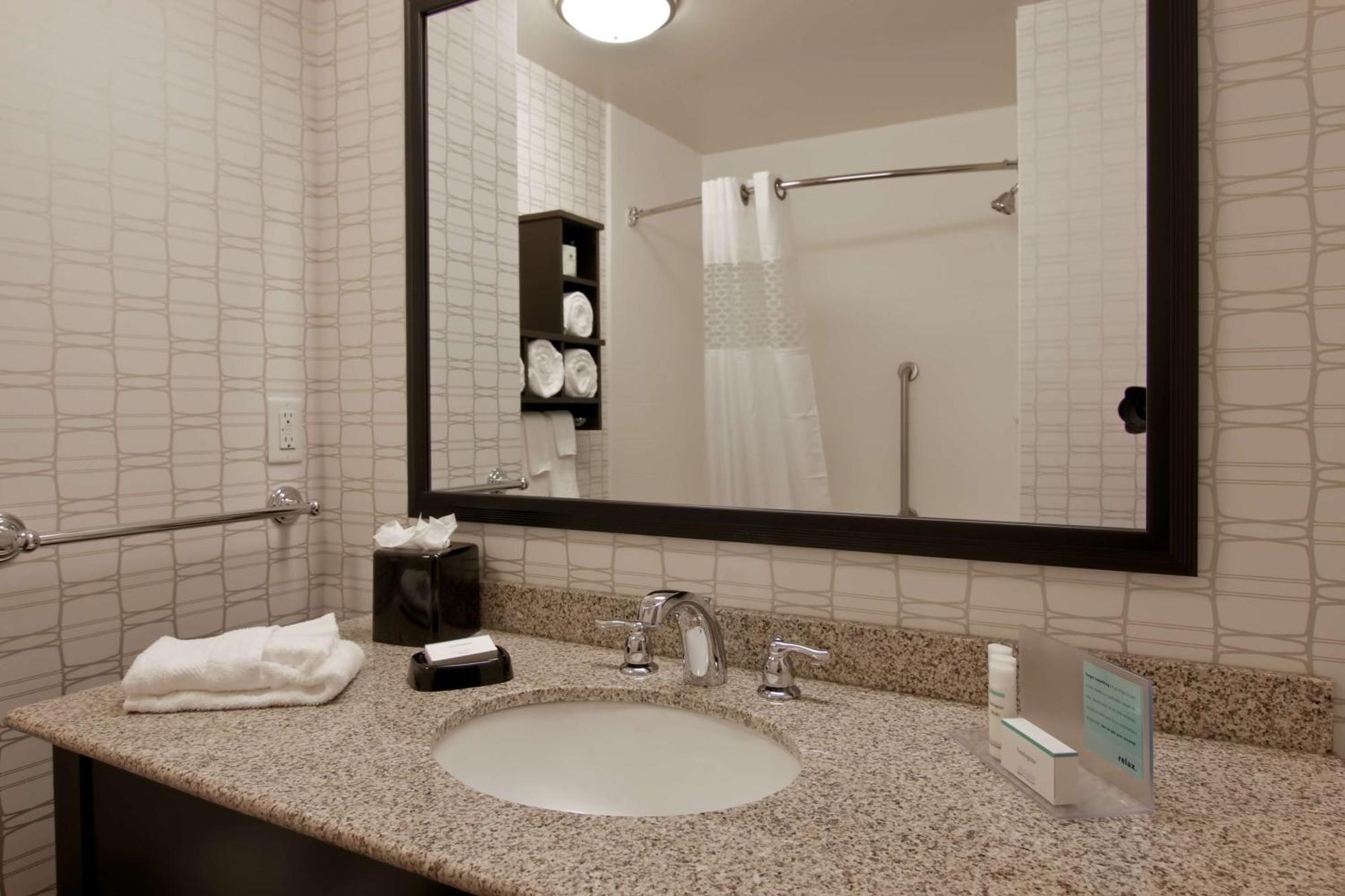 Hampton Inn & Suites Bellevue Downtown/Seattle Esterno foto