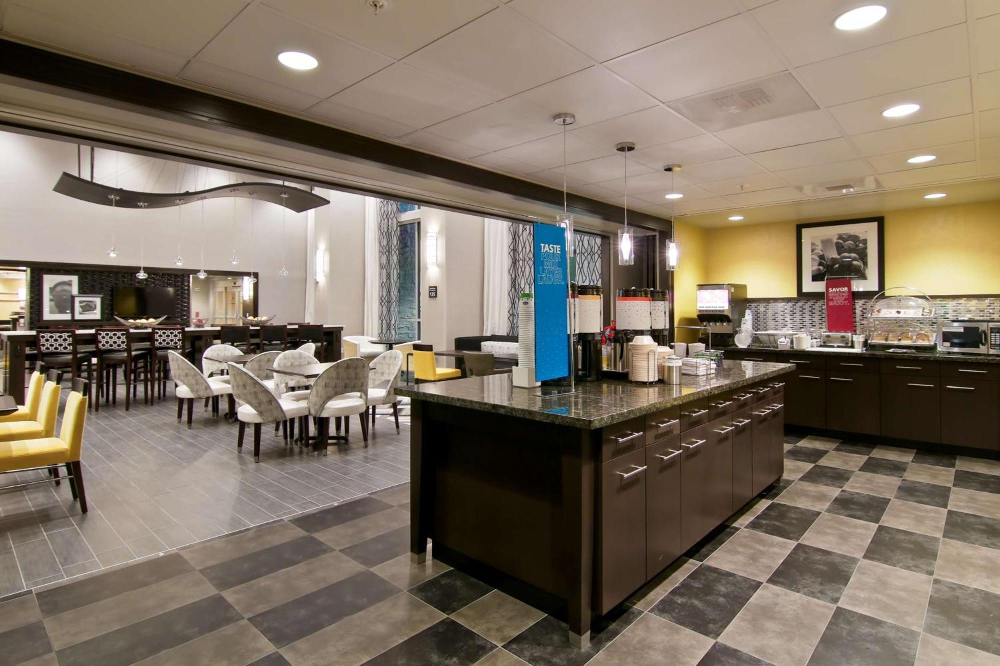Hampton Inn & Suites Bellevue Downtown/Seattle Esterno foto