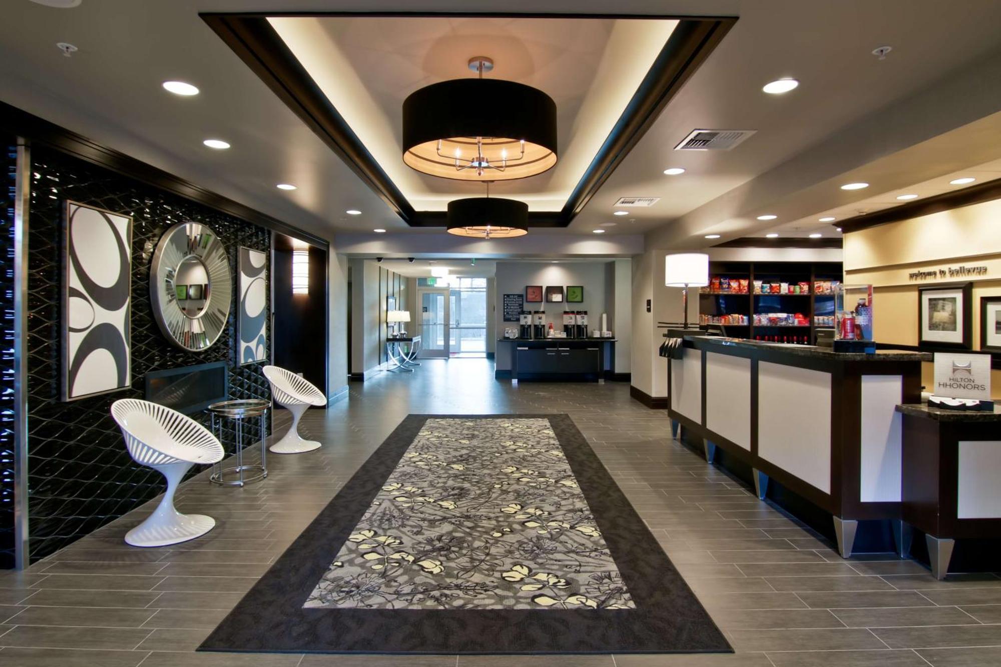 Hampton Inn & Suites Bellevue Downtown/Seattle Esterno foto